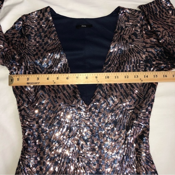 Fora Deep V Plunging Neckline Sequined Bodycon Dress Blue Shimmer Metallic Sexy - Picture 3 of 9